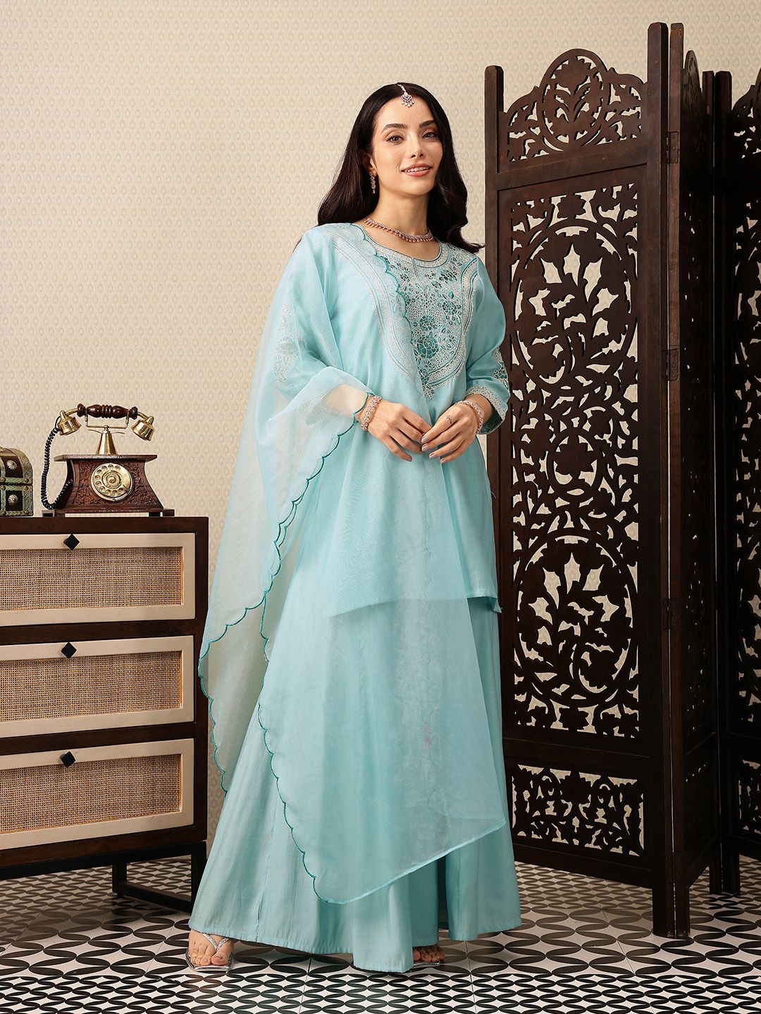 House of Pataudi Floral Embroidered Jashn Kurta with Palazzos & Dupatta