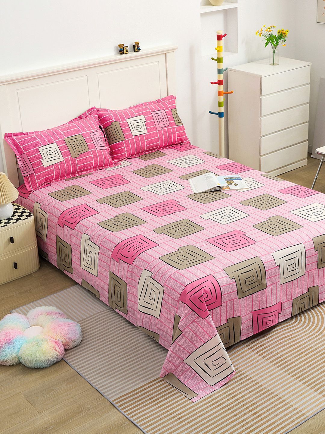 Story@home Maroon Pink Geometric Cotton 144 TC Queen Bedsheet With 2 Pillow Covers
