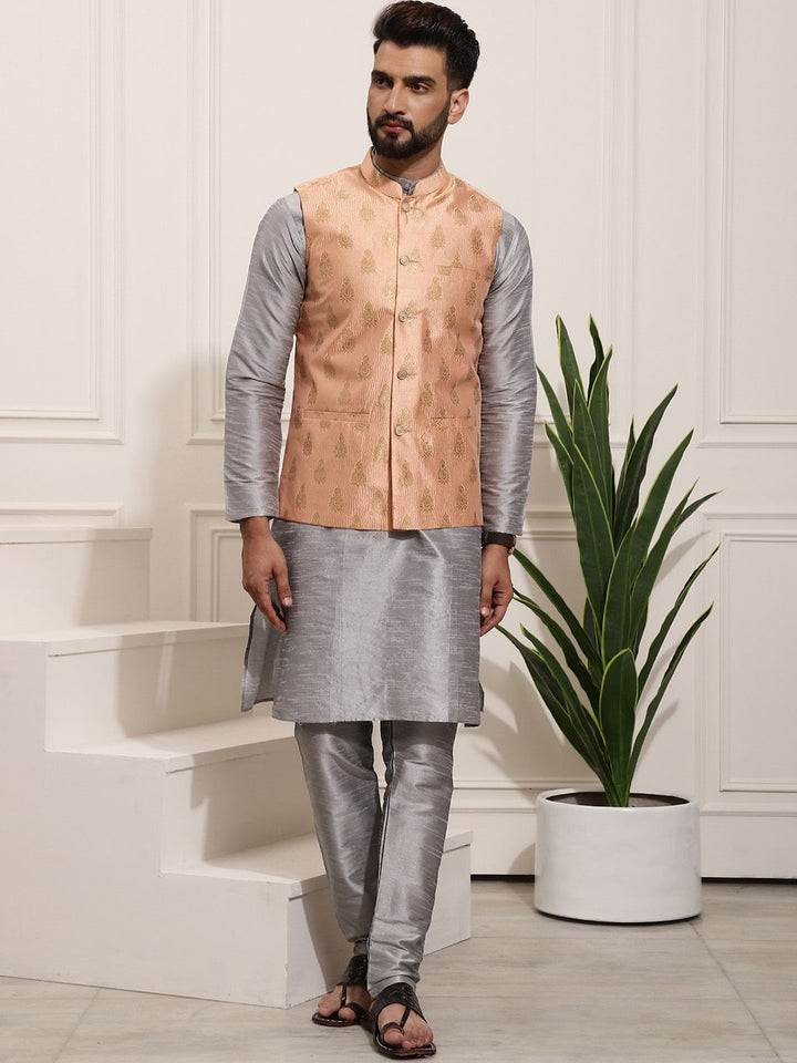 SOJANYA Kurta Rekaan Tenunan Lelaki dengan Churidar dengan Jaket Nehru