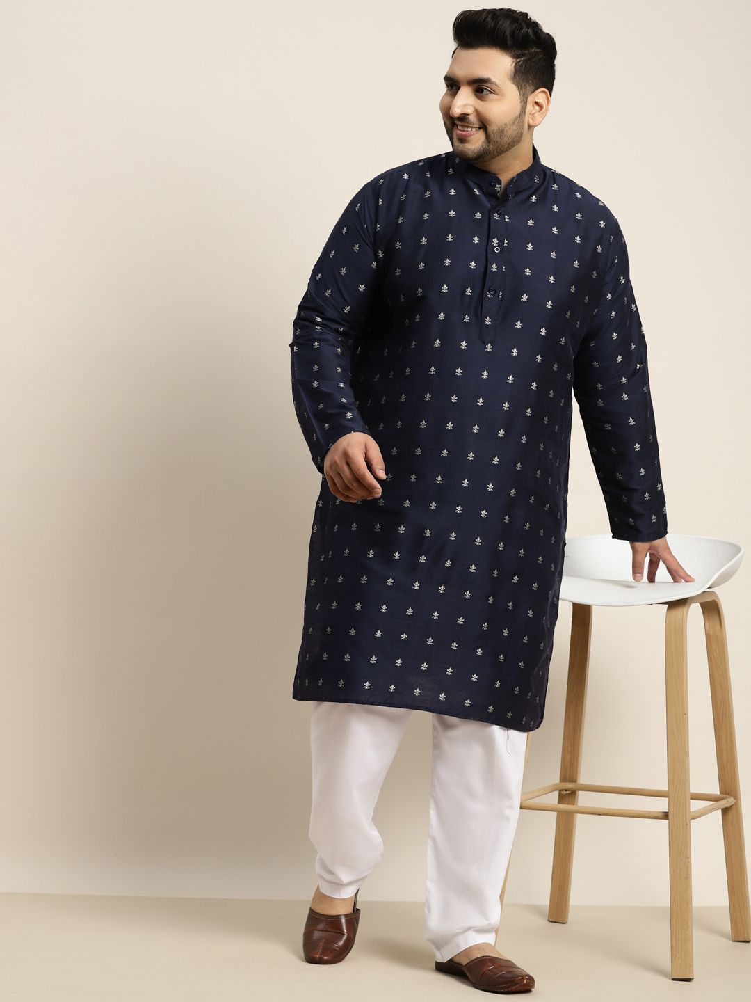 SOJANYA PLUS Men Navy Blue & Silver Jacquard Silk Woven Design Straight Kurta