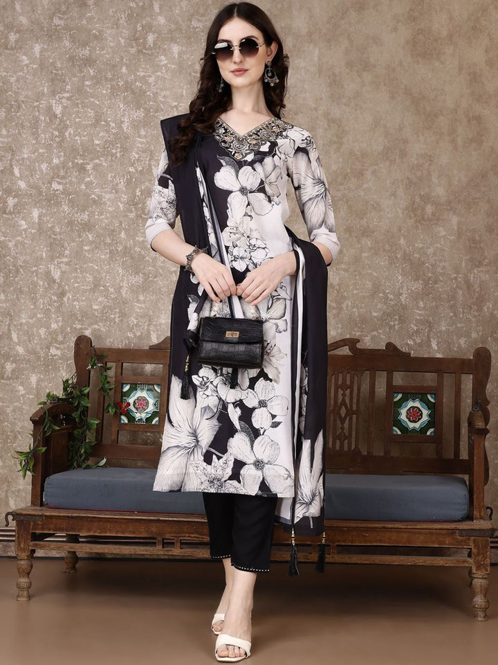 KALINI Women Floral Embroidered Regular Thread Work Kurta Trousers With Dupatta
