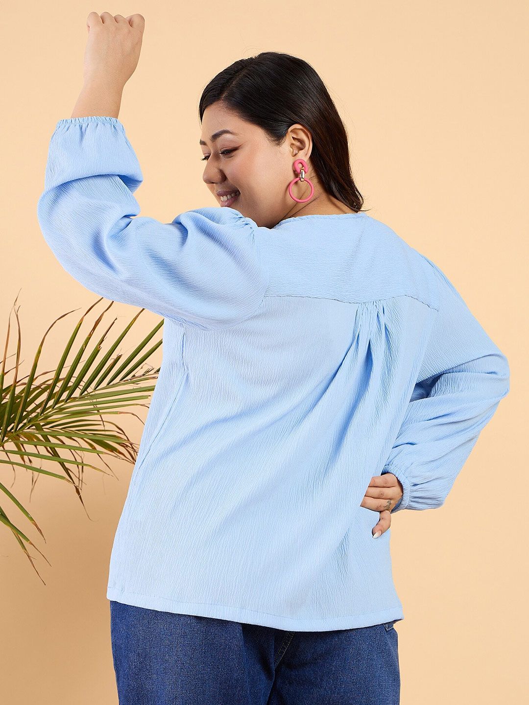 CURVY STREET Plus Size V-Neck Puff Sleeve Top