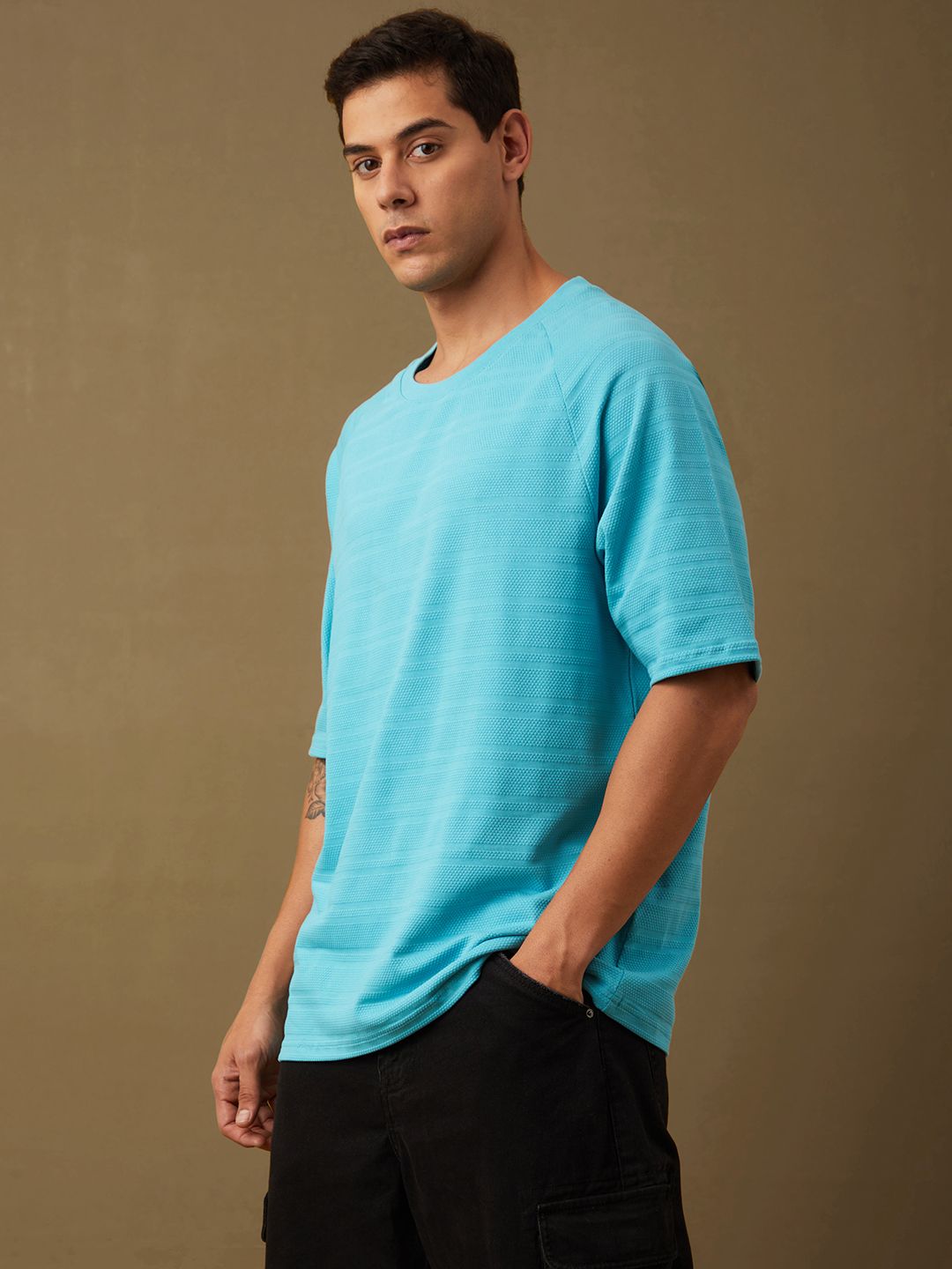 DILLINGER Men Solid Popcorn Structure Oversized Raglan T-Shirt