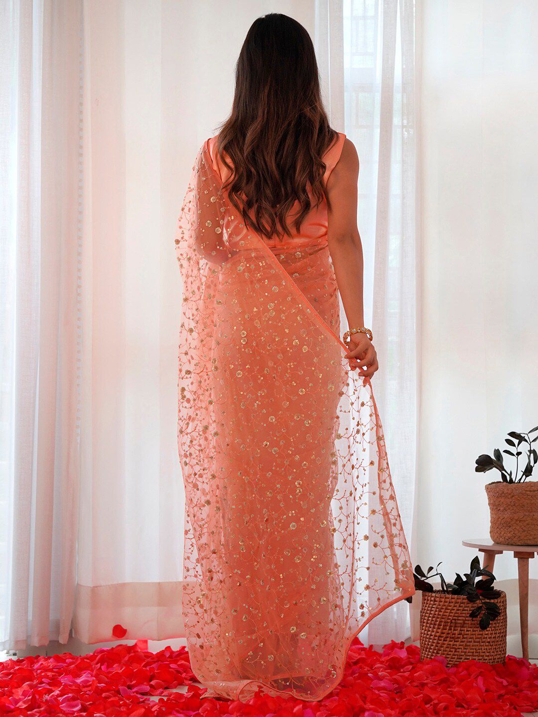 Saree mall Floral Embellished Net Sarees