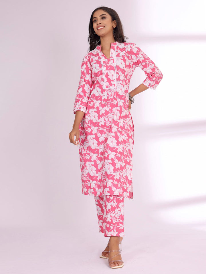 Varanga Pink Floral Printed Mandarin Collar Pure Cotton Kurta with Trousers