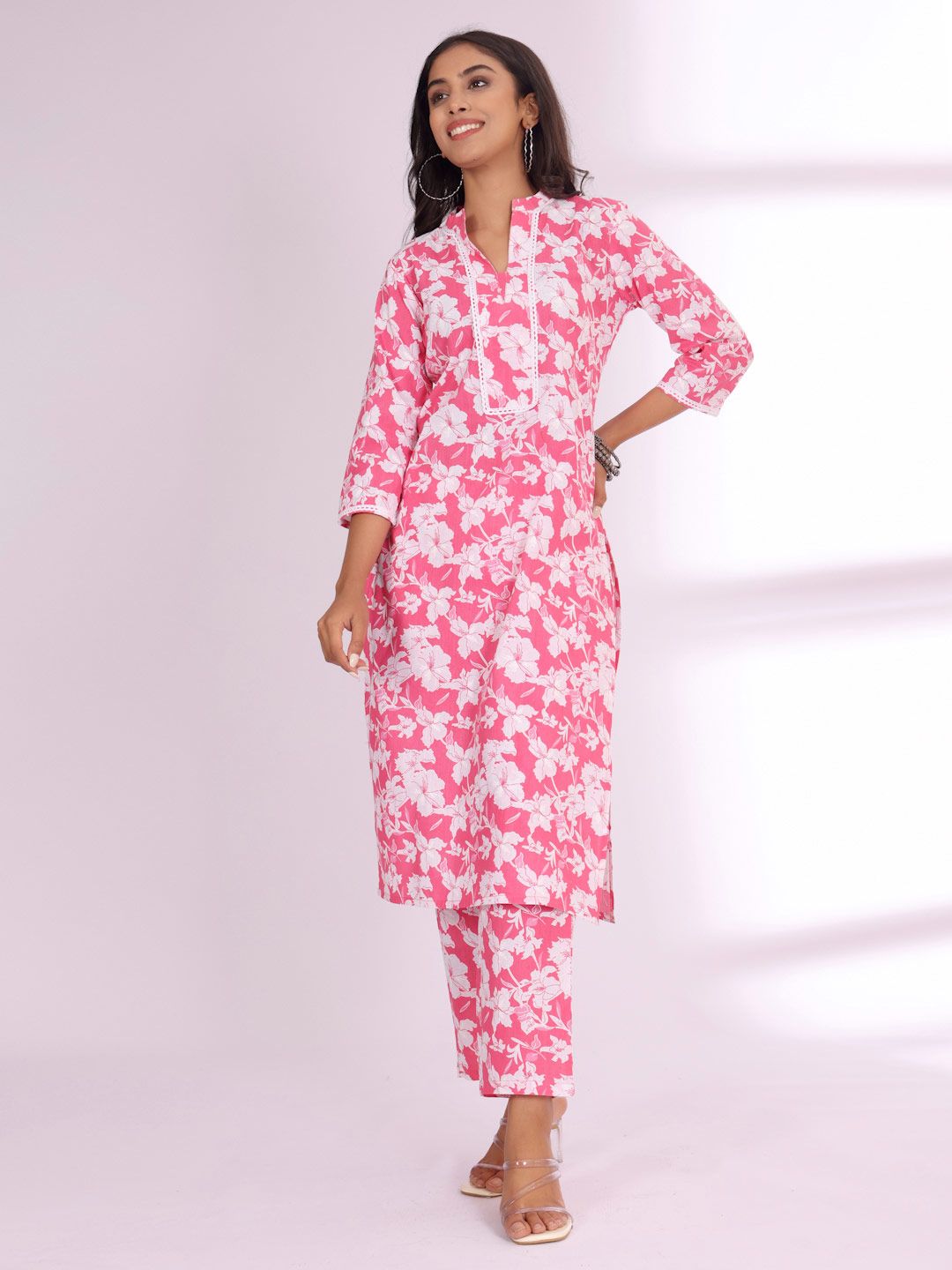 Varanga Pink Floral Printed Mandarin Collar Pure Cotton Kurta with Trousers
