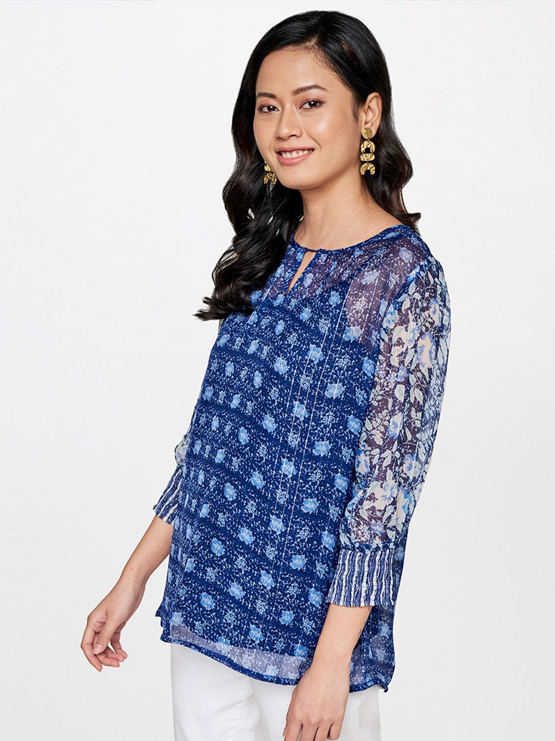 Global Desi Women Blue Floral Printed Keyhole Neck Top