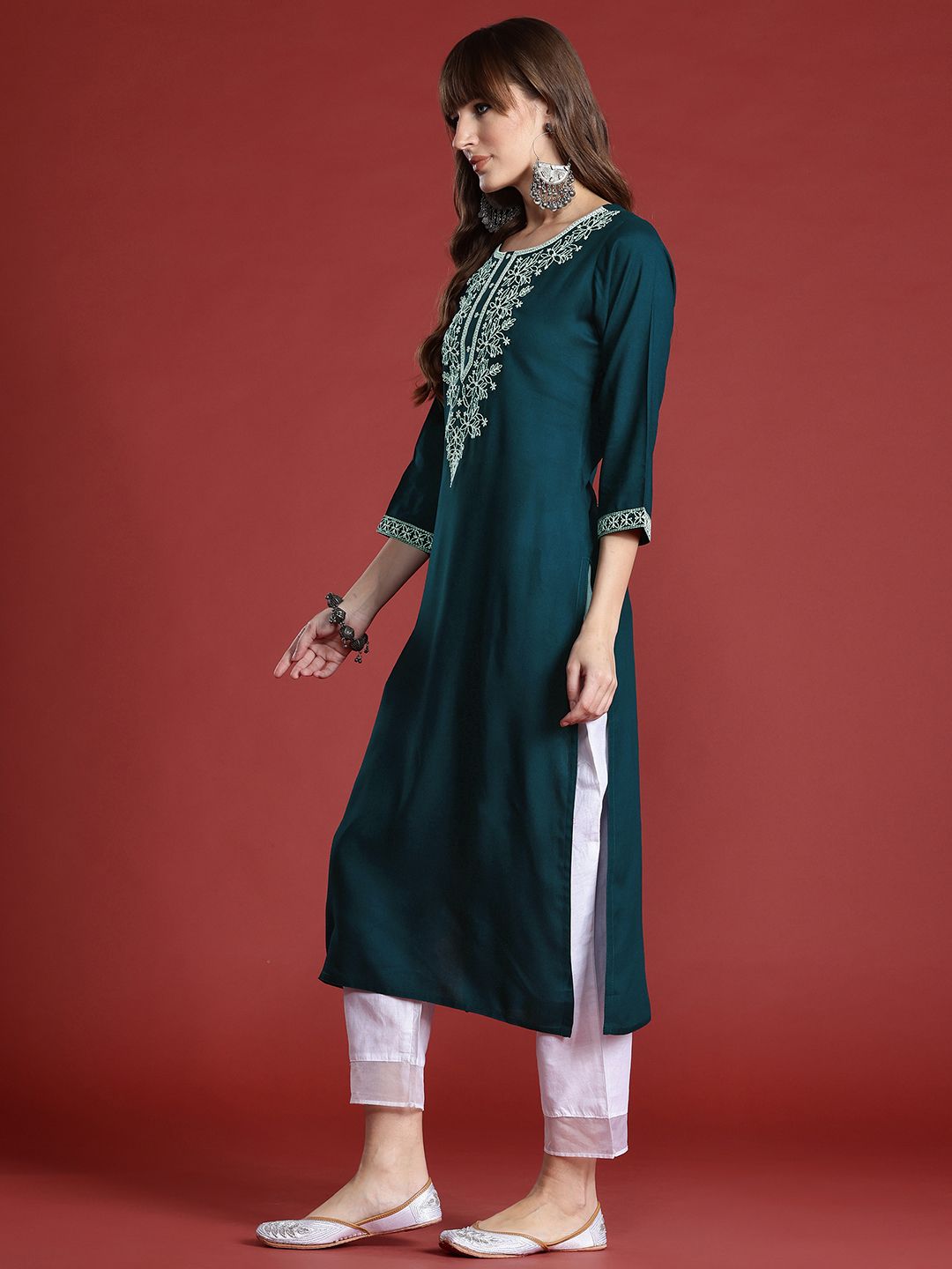 Indo Era Women Floral Embroidered Thread Work Kurta