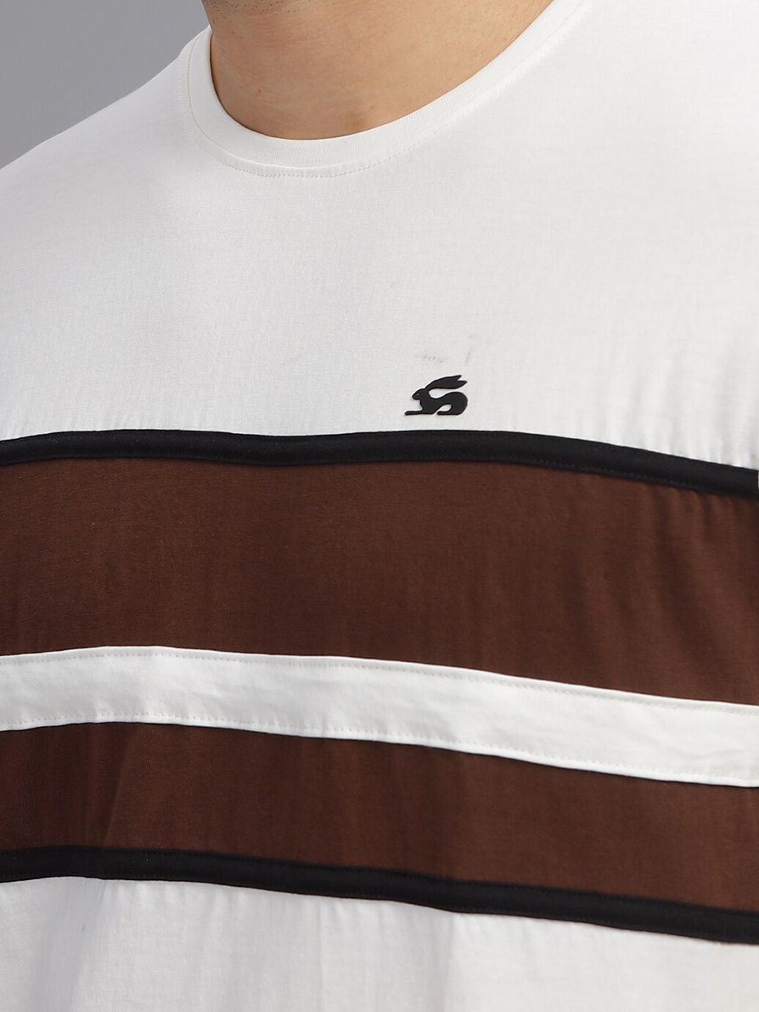 ADRO Colourblocked Regular Fit Cotton T-shirt
