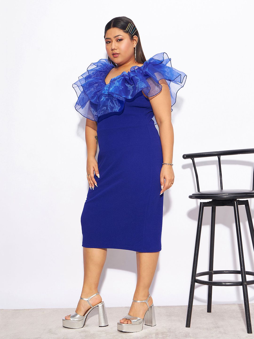 SASSAFRAS Curve Plus Size Blue V-Neck Flutter Sleeves Sheath Dress