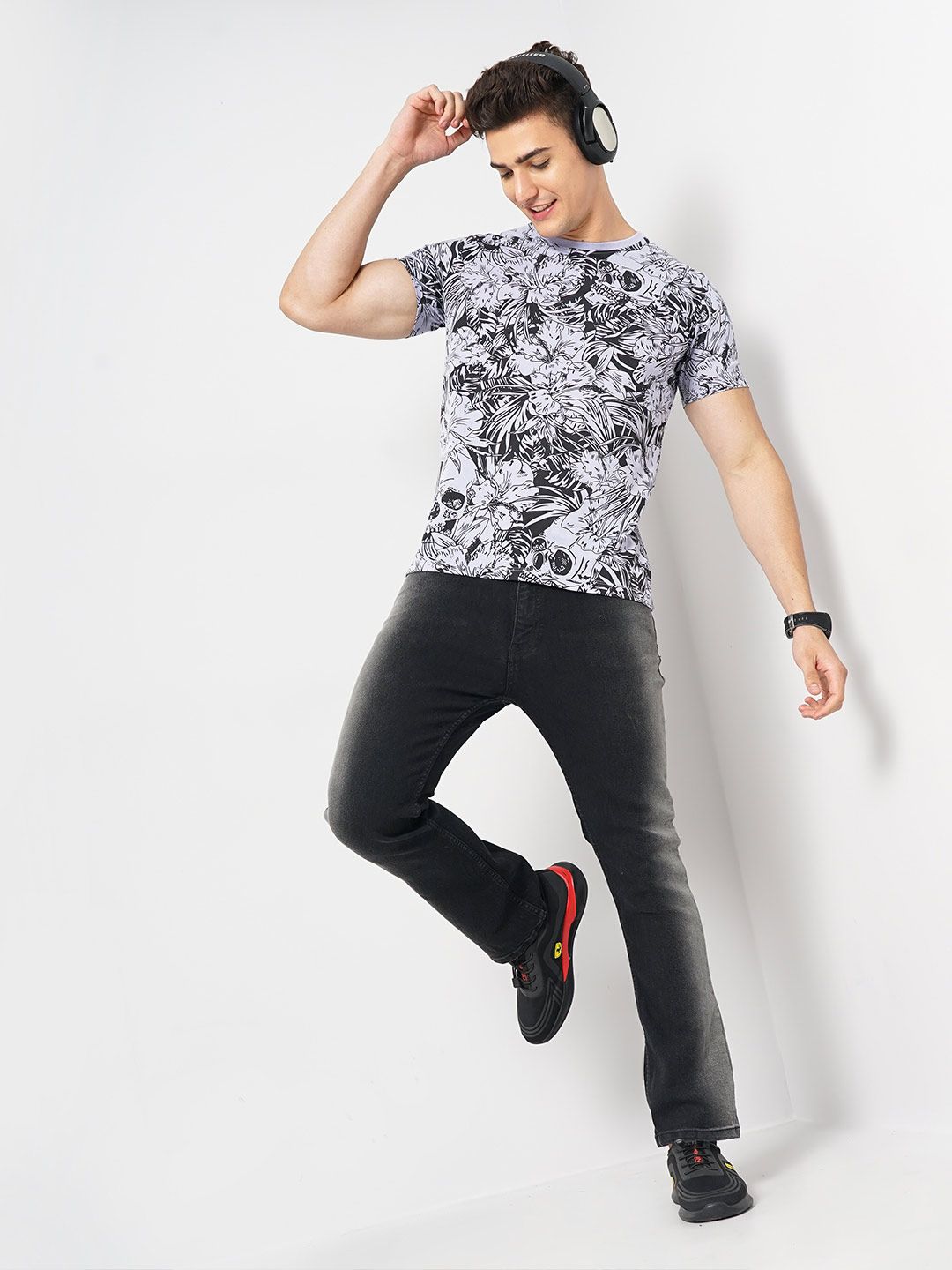 The Indian Garage Co Typography Printed Round Neck T-shirt
