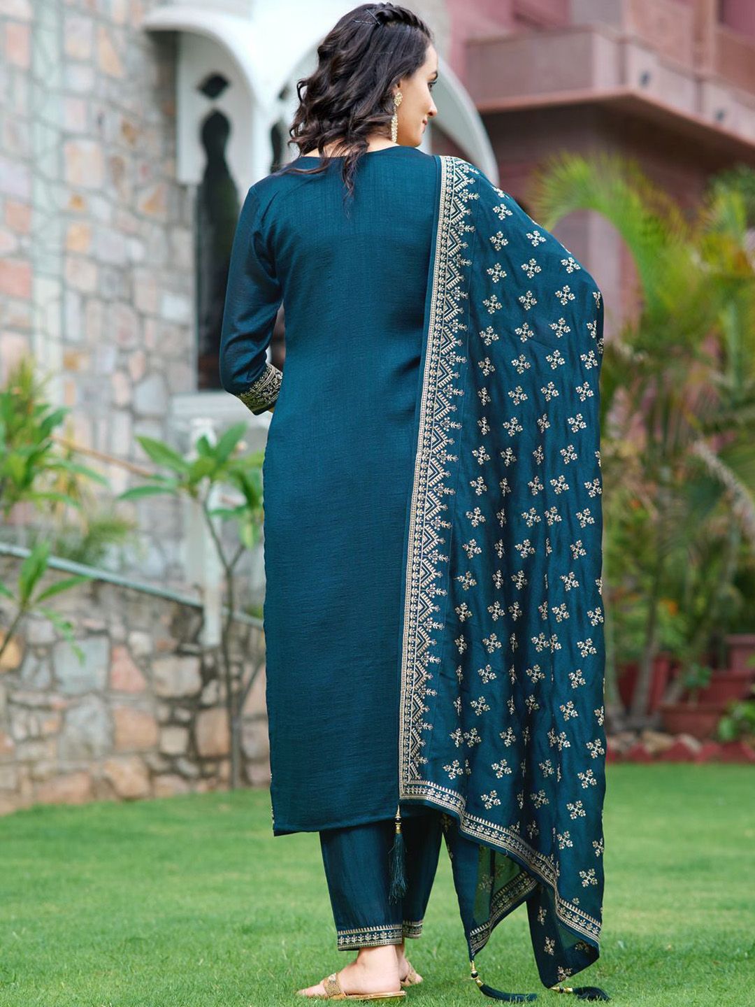 Motif etnik kalini bersulam kurta lurus dengan seluar & dupatta