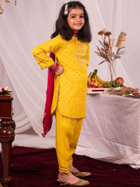 VASTRAMAY Girls Ethnic Motifs Printed Regular Gotta Patti Kurta With Patiala & Dupatta