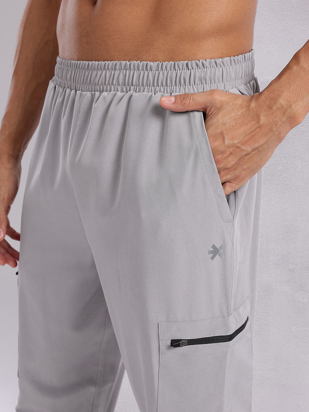 HRX oleh Hrithik Roshan Men Rapid-Dry Training Joggers