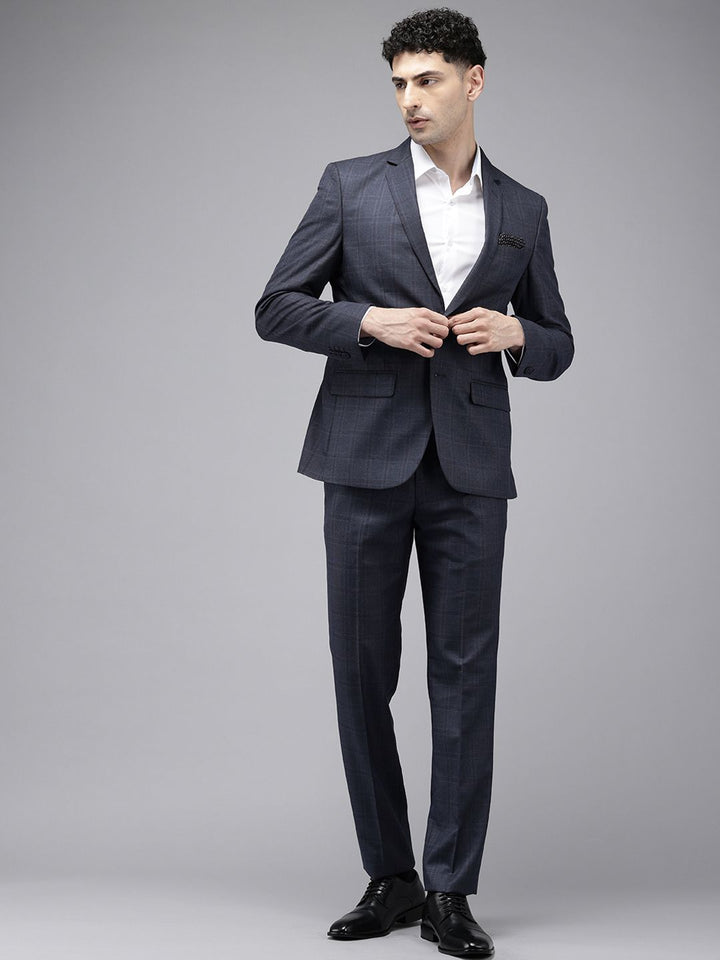 Park Avenue memeriksa Slim sesuai dengan sutan formal 2 keping
