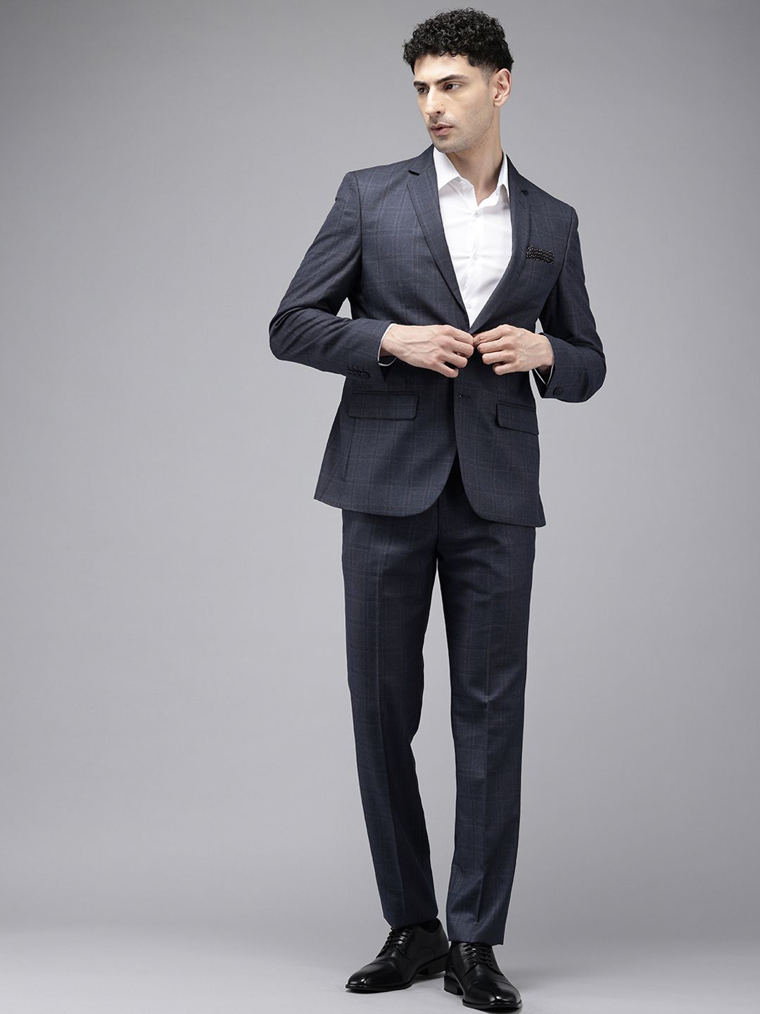 Park Avenue memeriksa Slim sesuai dengan sutan formal 2 keping