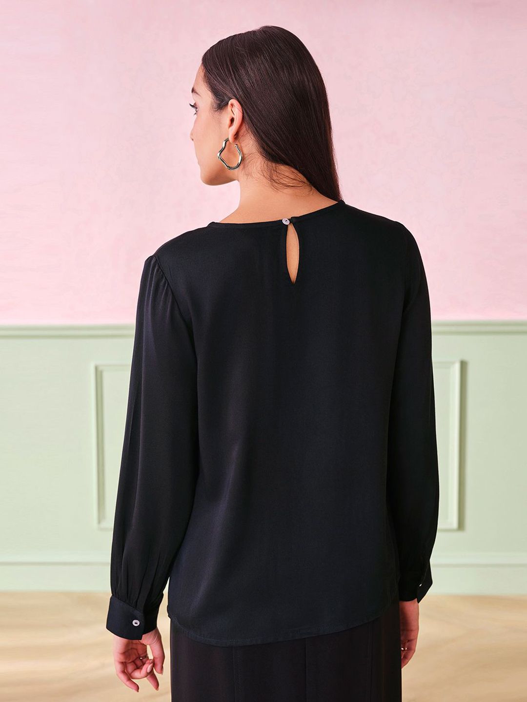 AND Keyhole Neck Cuffed Sleeves Top