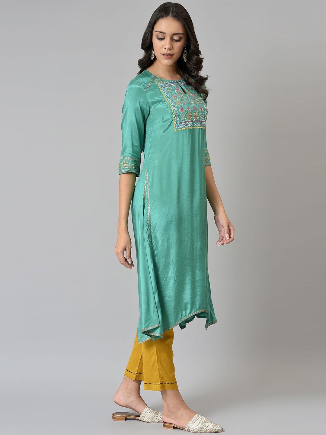 W Women Green Yoke Design Keyhole Neck Indie Prints Kurta