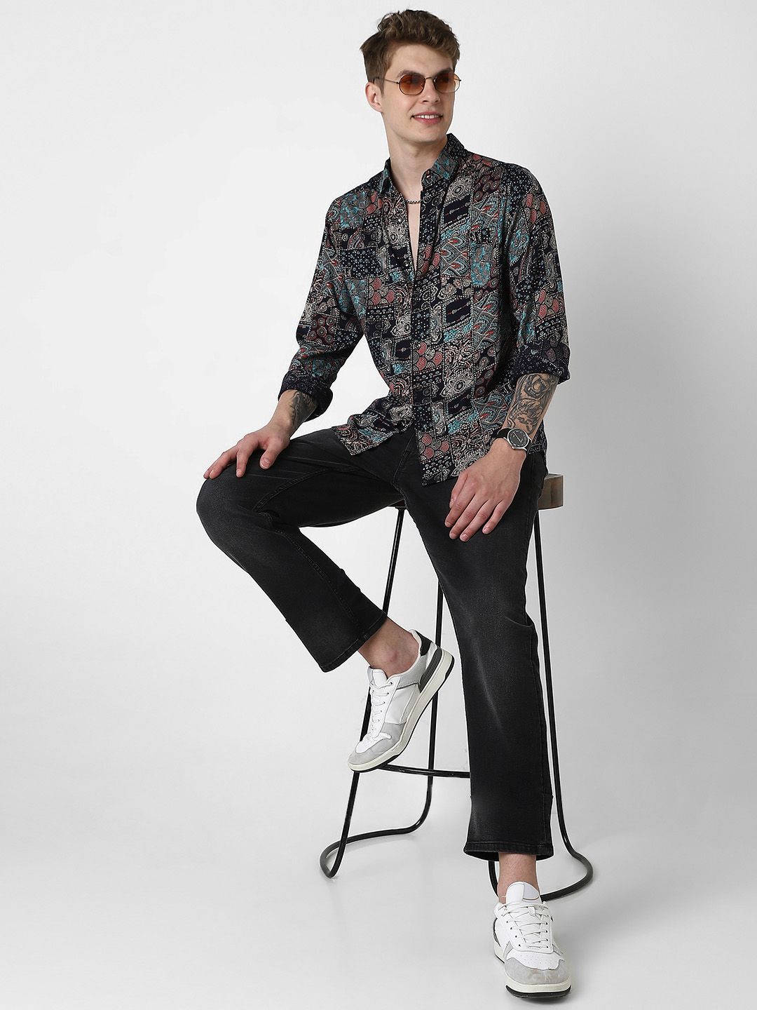 VASTRADO Men Classic Slim Fit Ethnic Motifs Printed Casual Shirt