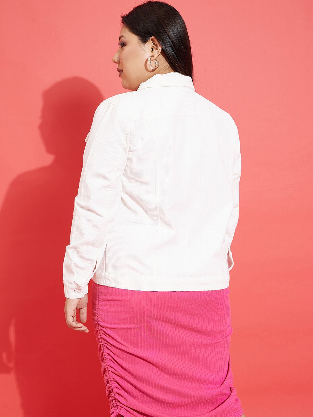 SASSAFRAS Curve Plus Size Off White Spread Collar Jacket