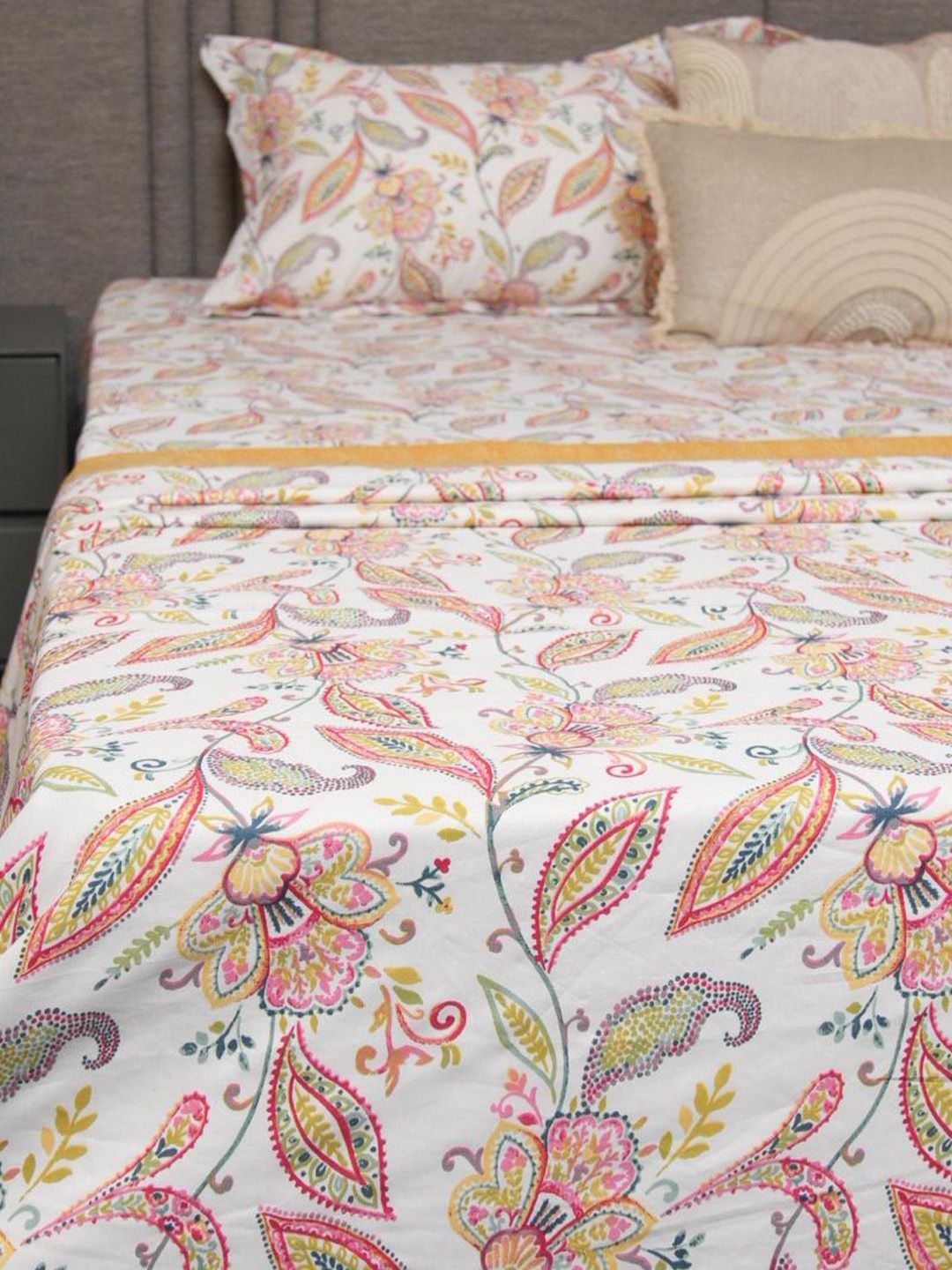 URBAN SPACE Pink & White Floral Printed AC Room 150 GSM Microfibre Double Bed Dohar