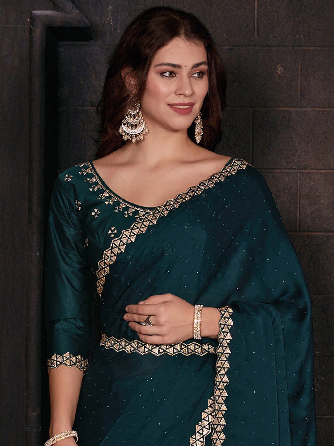 Saree mall Embellished Border Beads and Stones Satin Saree