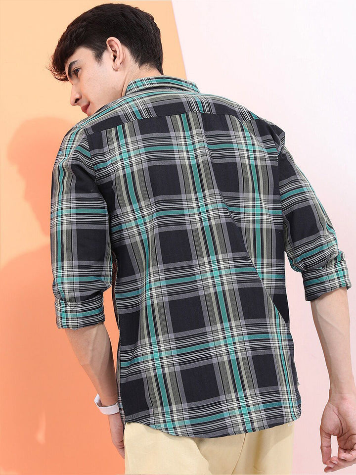 Highlander Men Black & Green Slim Fit Contoh Kasual