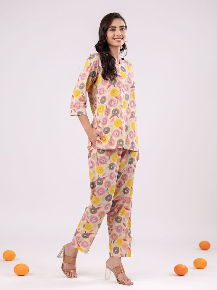 SANSKRUTIHOMES Notch Neck Floral Printed Pure Cotton Top & Trousers