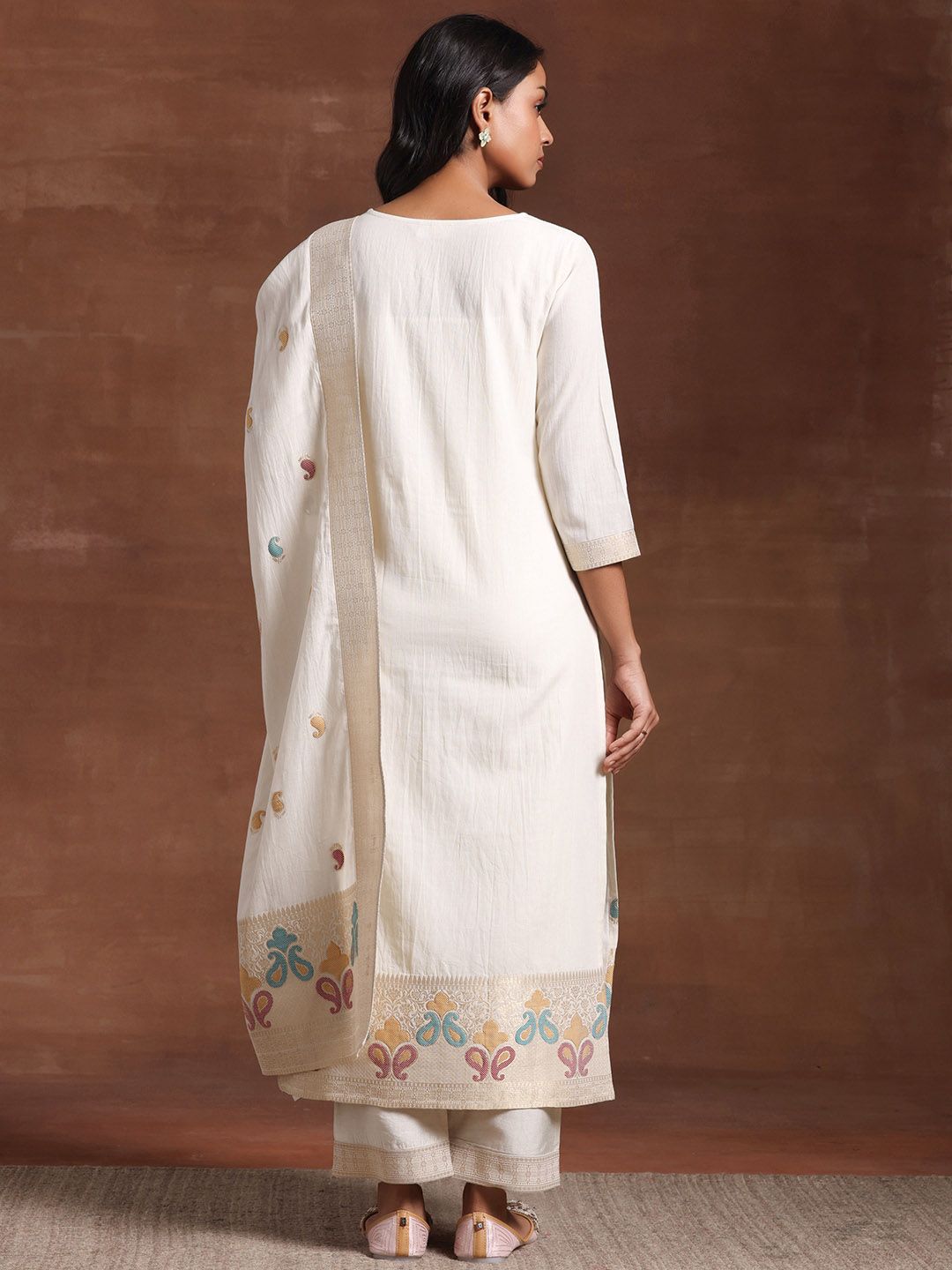 Libas Paisley Round Neck Three-Quarter Sleeves Pure Cotton Kurta Set