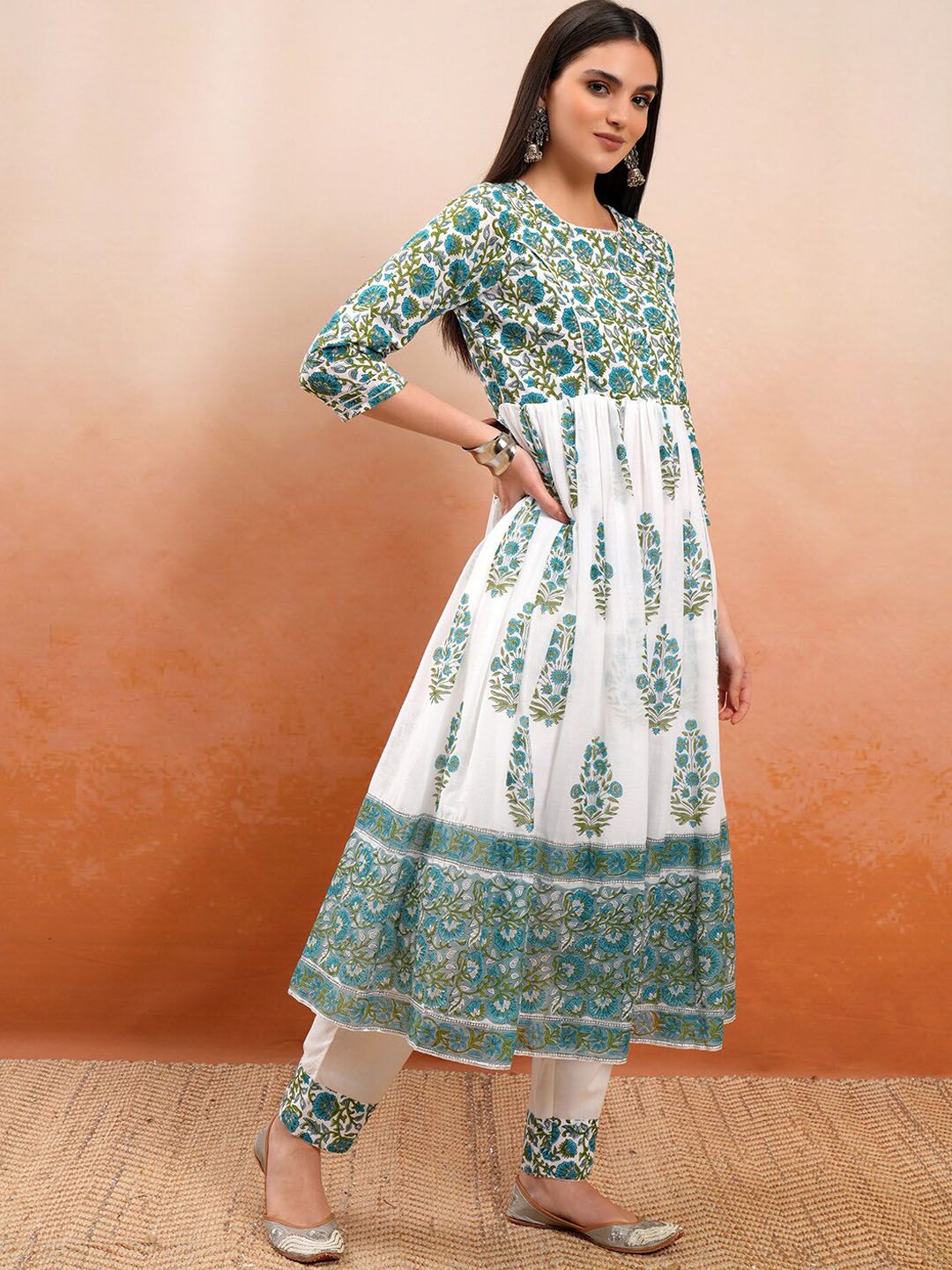 Vishudh White & Blue Floral Printed Regular Pure Cotton Kurta with Trousers & Dupatta