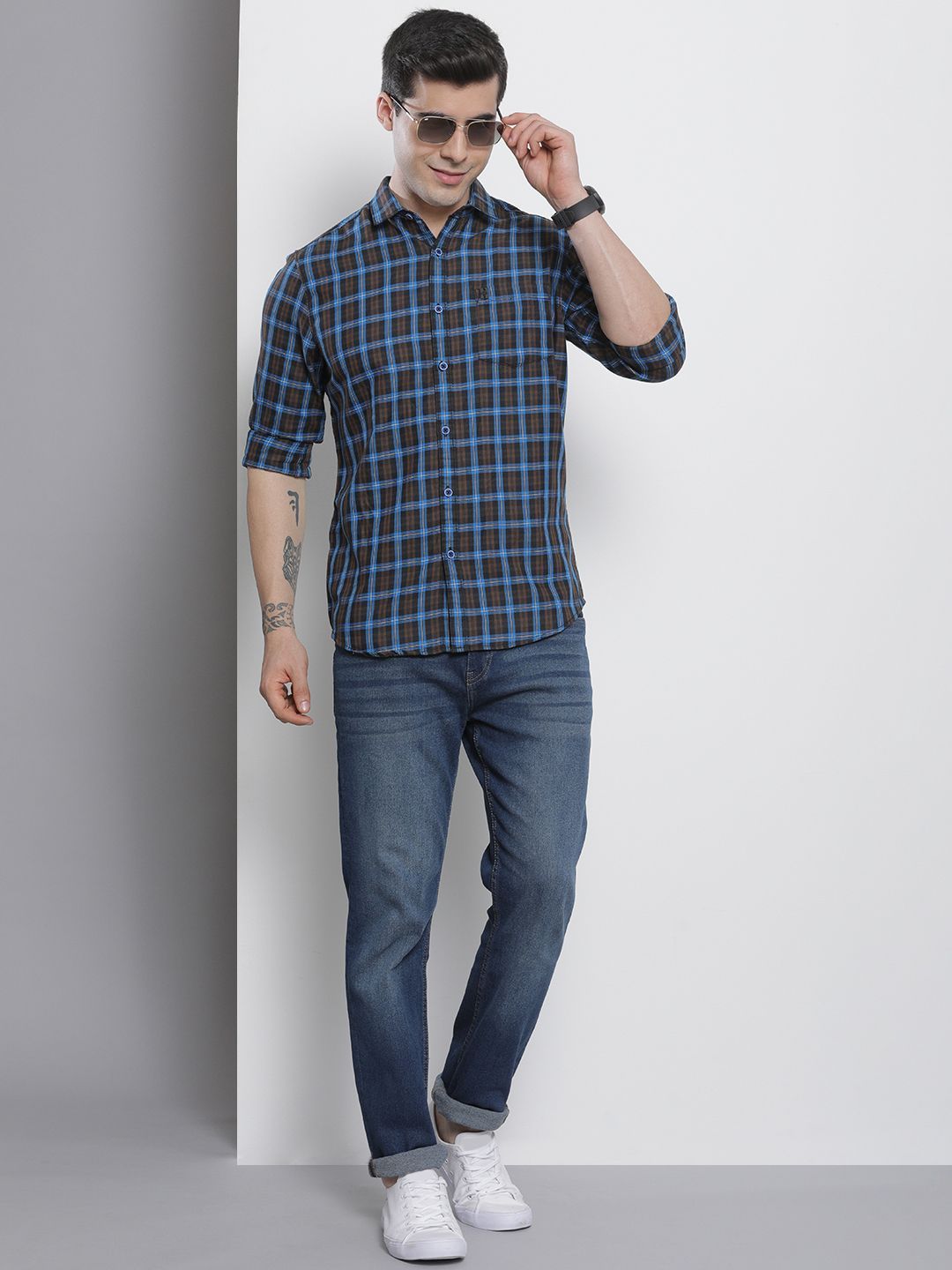 The Indian Garage Co Men Blue Checked Pure Cotton Casual Shirt