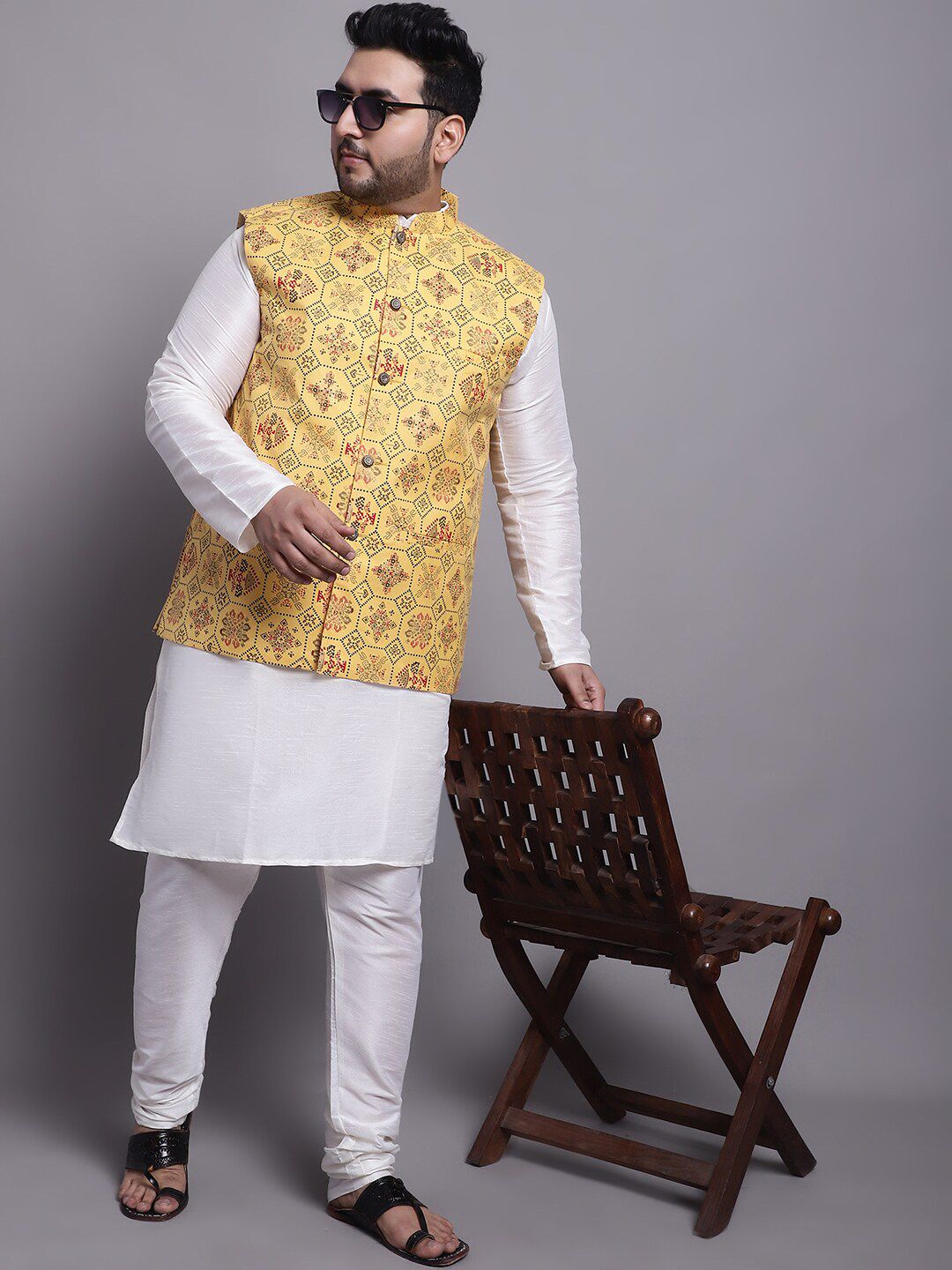 SOJANYA PLUS Plus Size Kurta With Churidar & Nehru Jacket