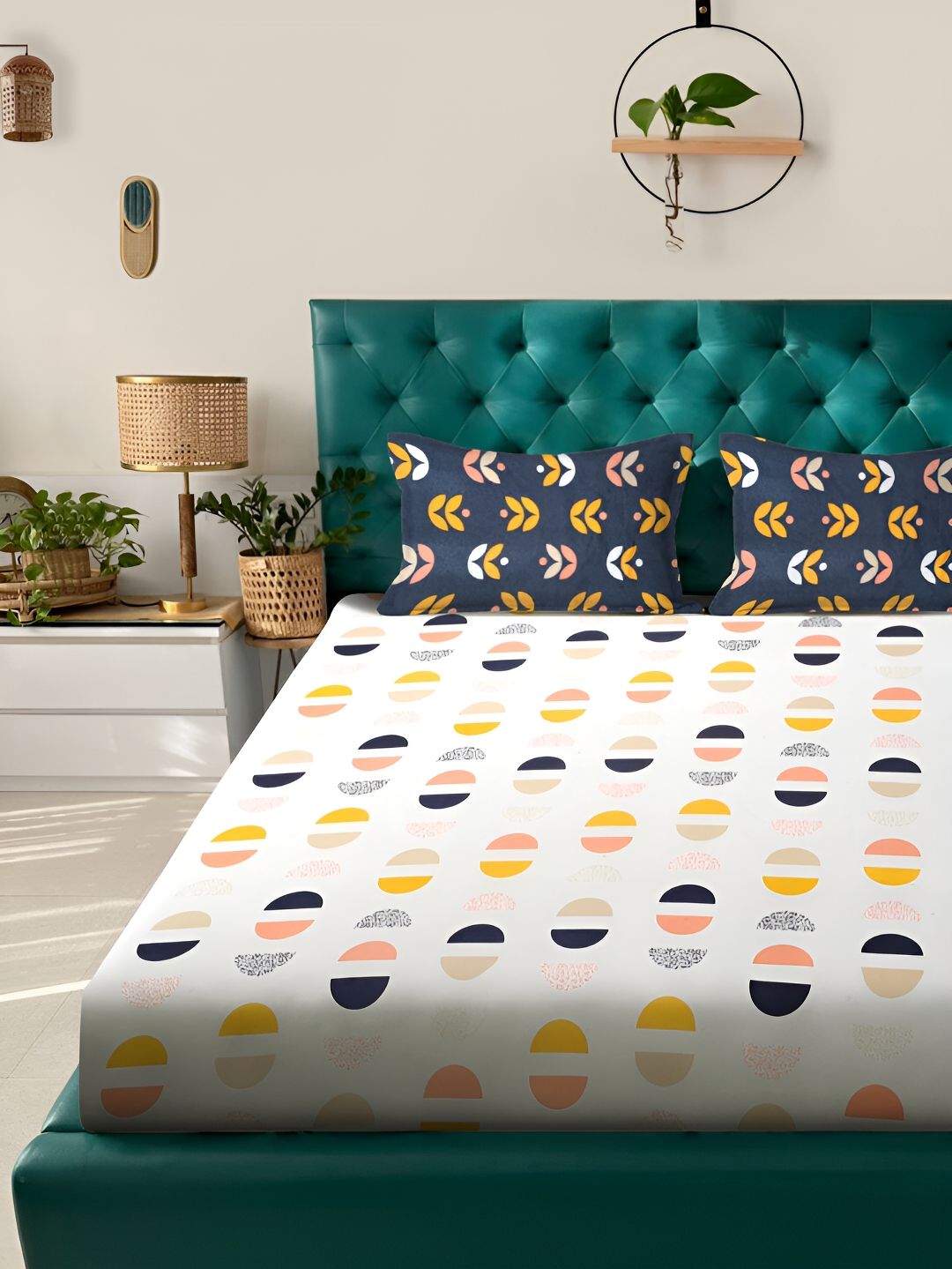 KLOTTHE White Geometric Cotton Breathable 300 TC Fitted King Fine Bedsheet with 2 Pillow Covers-98 x 89 inches
