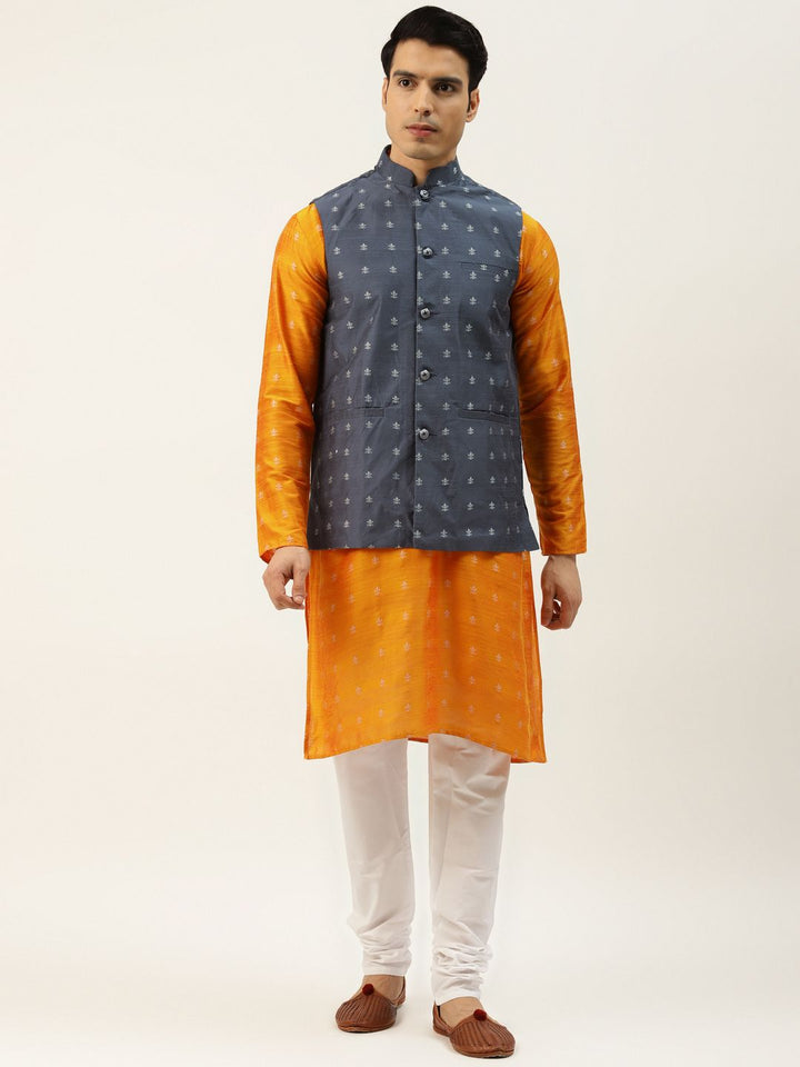 SOJANYA Kurta Motif Etnik Oren Lelaki dengan Jaket Churidar & Nehru