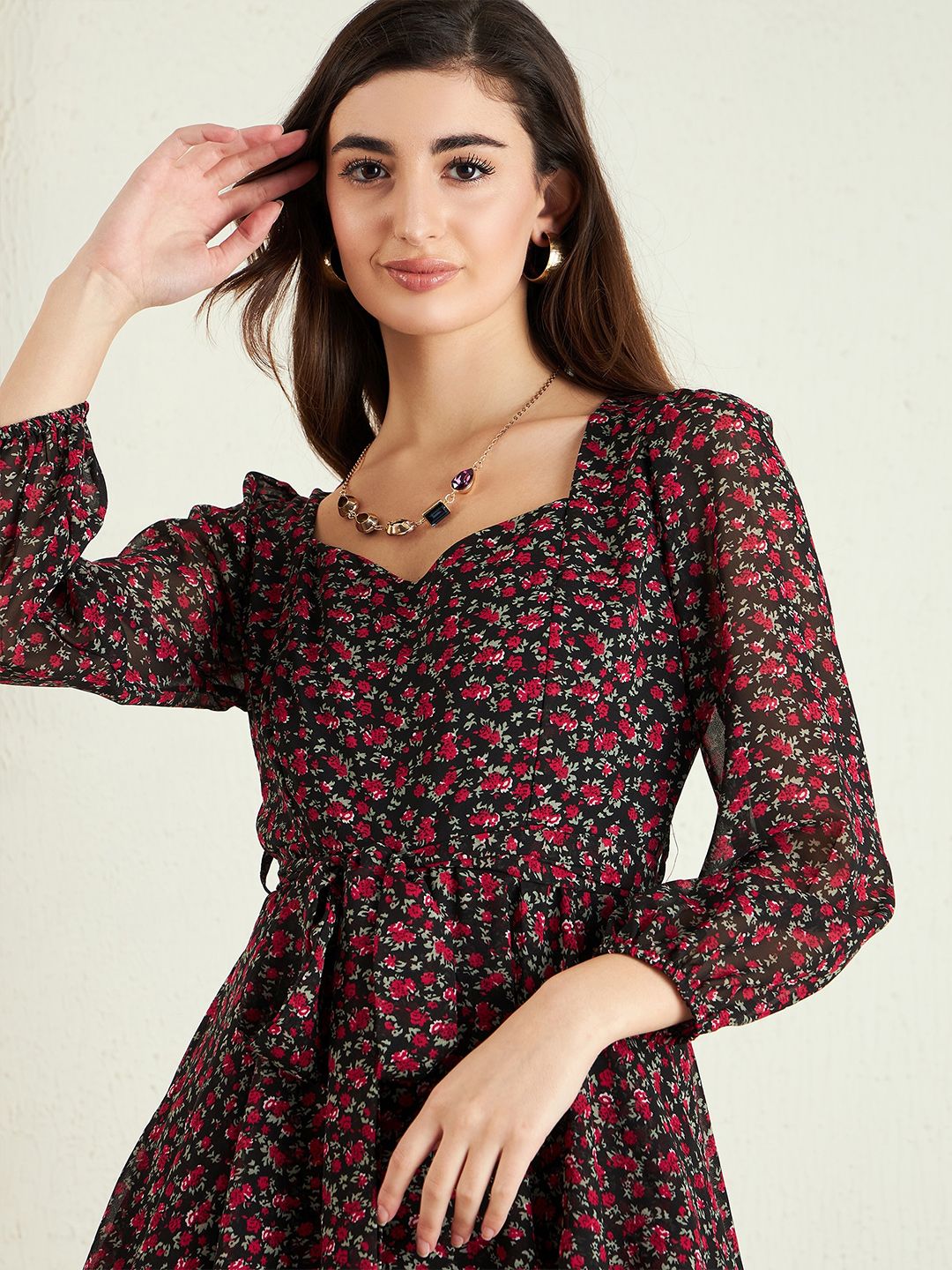 Berrylush Black Floral Printed Sweetheart Neck Layered Detailed Playsuit With Belt