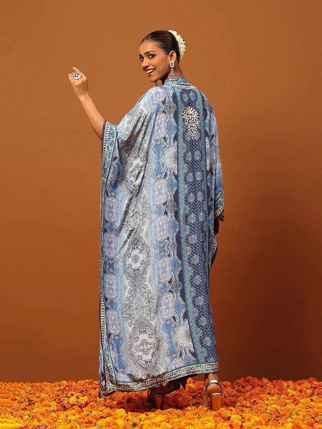Rumah Wanita Chikankari Blue Crepe Chikankari Sulam Kurta