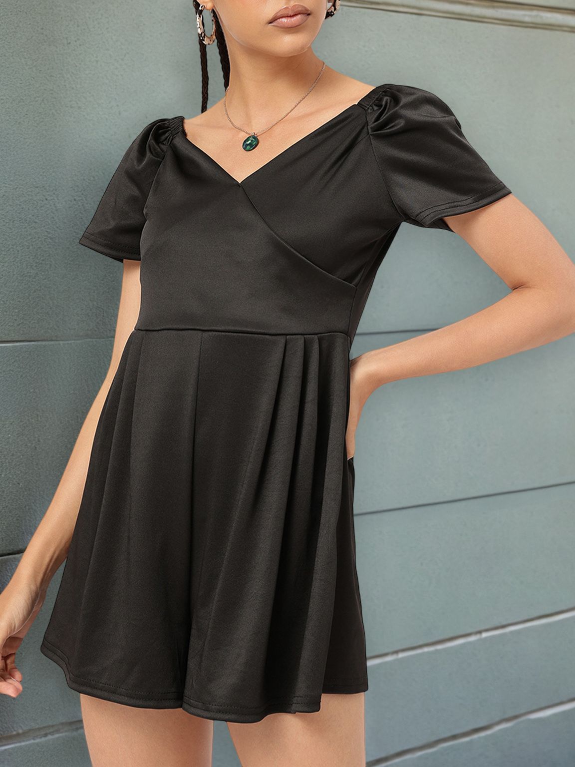 DressBerry V-Neck Basic Playsuit