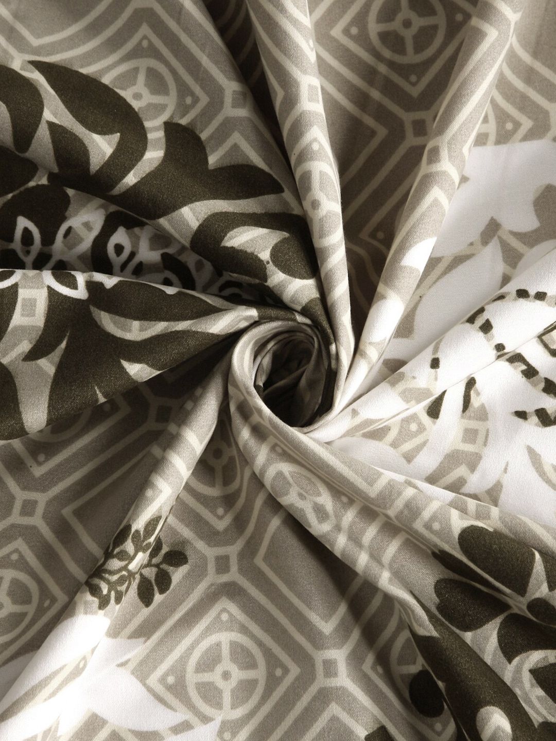 KLOTTHE  Brown Ethnic Motifs Printed 300TC Fitted Single Bedsheet With Pillow Cover