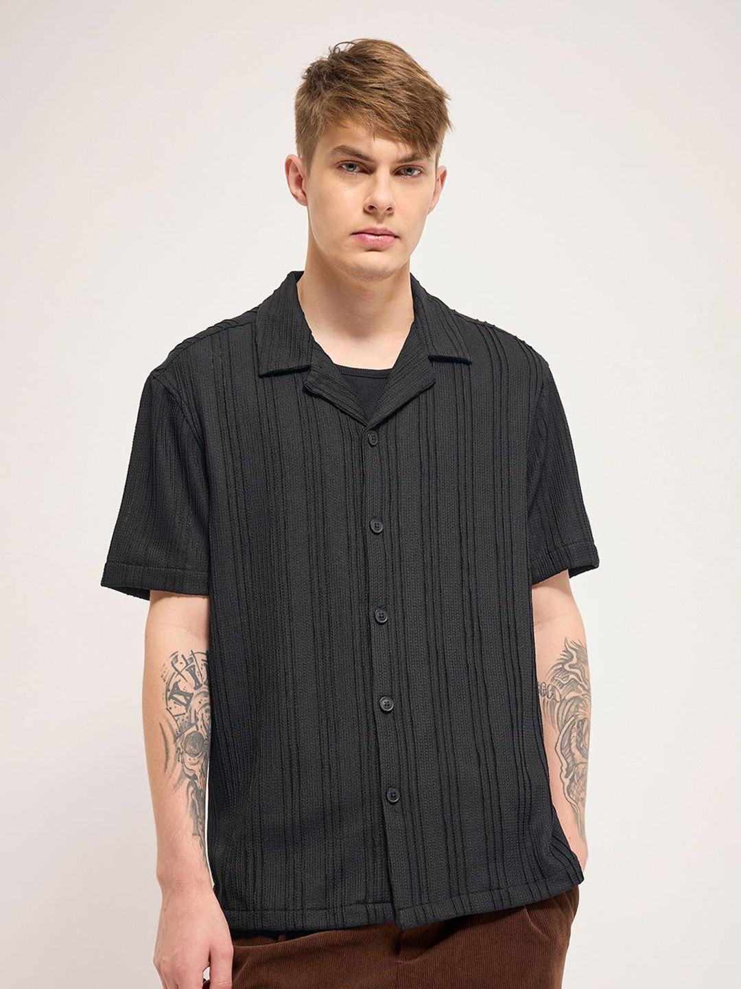 THE BEAR HOUSE Men Cuban Collar Vertical Striped Casual Shirt