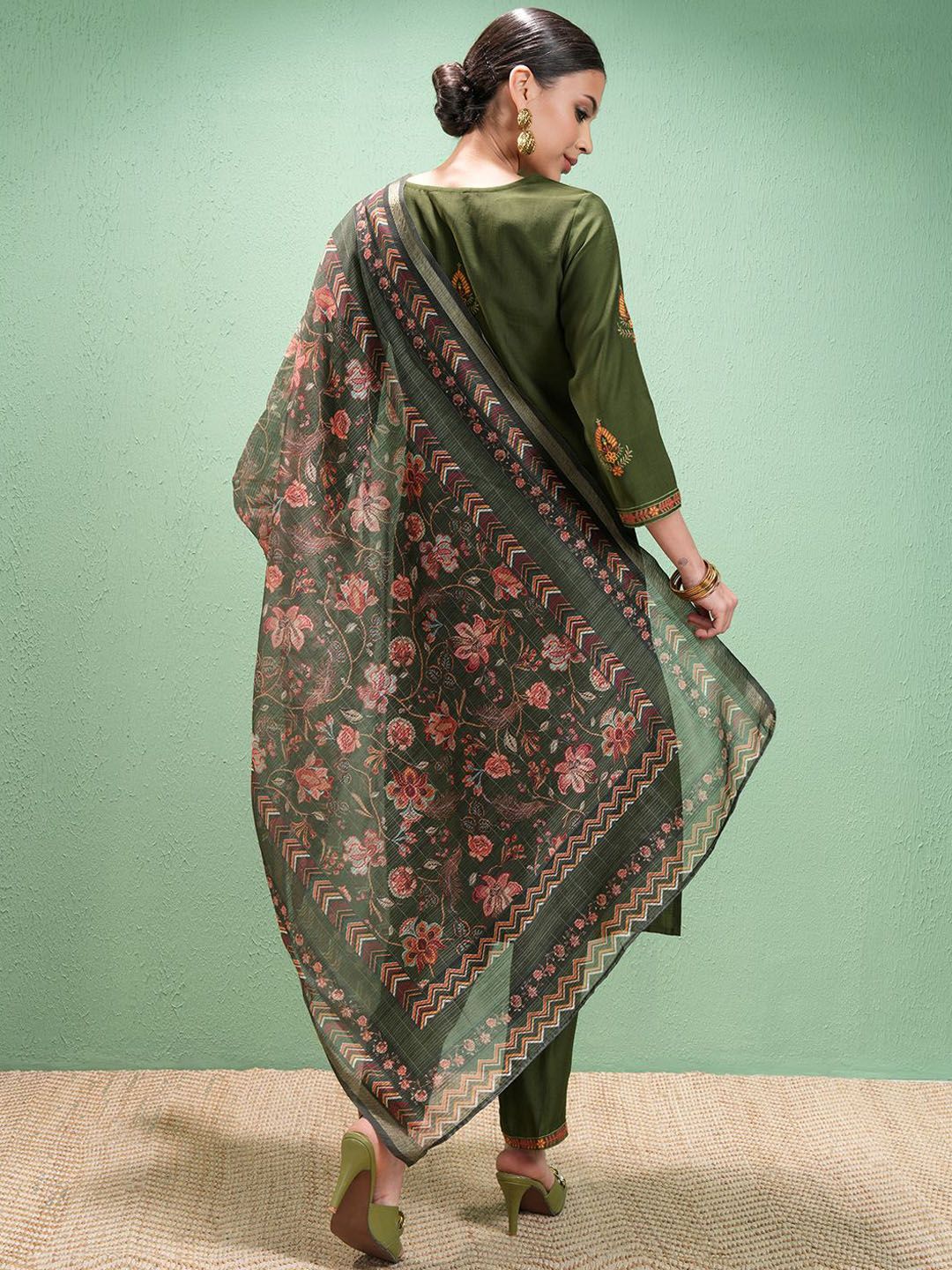 Vishudh Women Ethnic Motifs Embroidered Regular Thread Work Kurta with Trousers & With Dupatta
