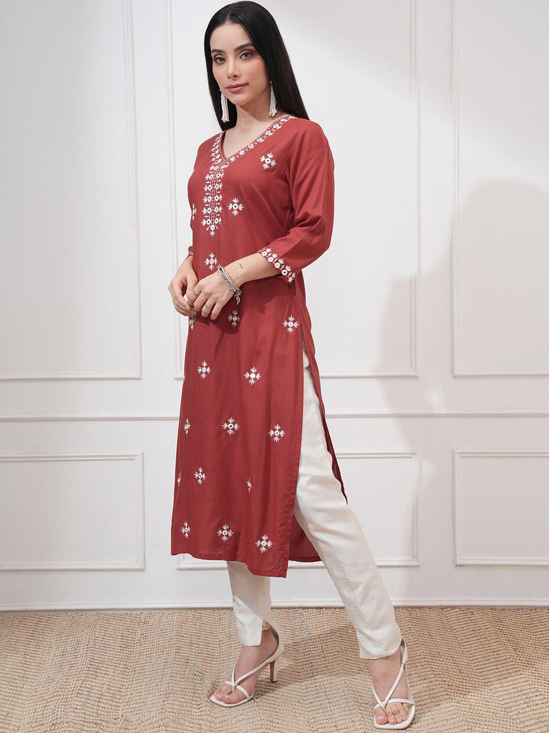 Vishudh Women Straight V Neck Kurta