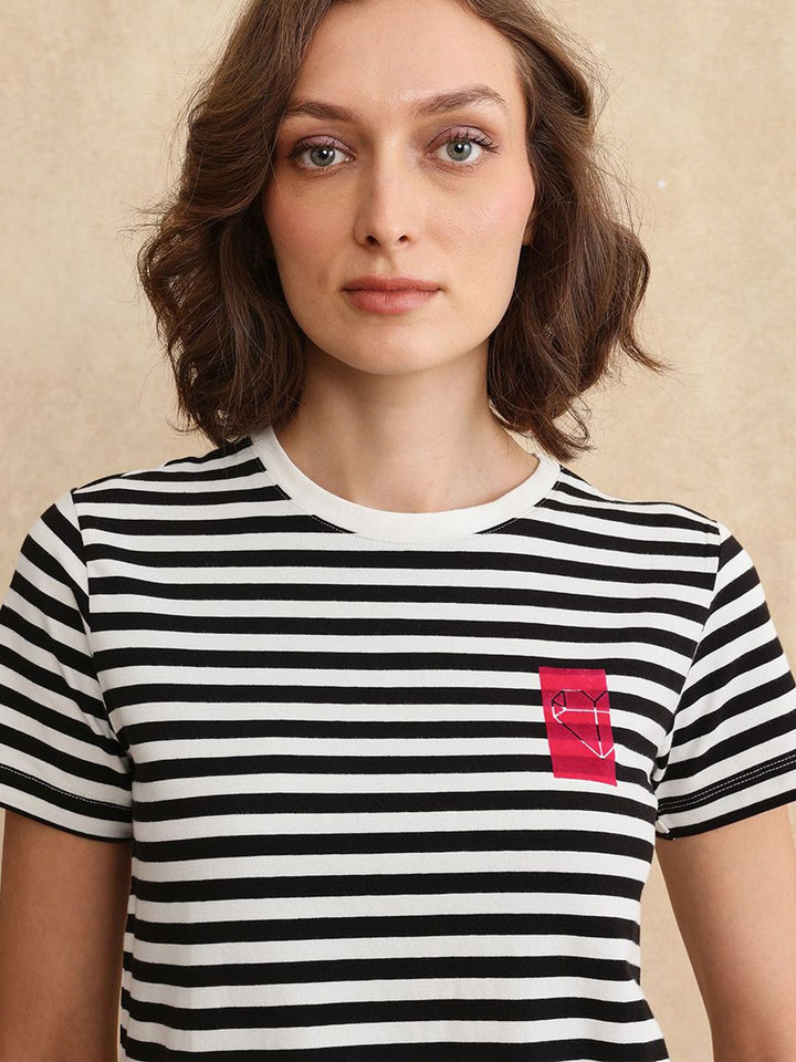 RAREISM Women Printed Pockets T-shirt