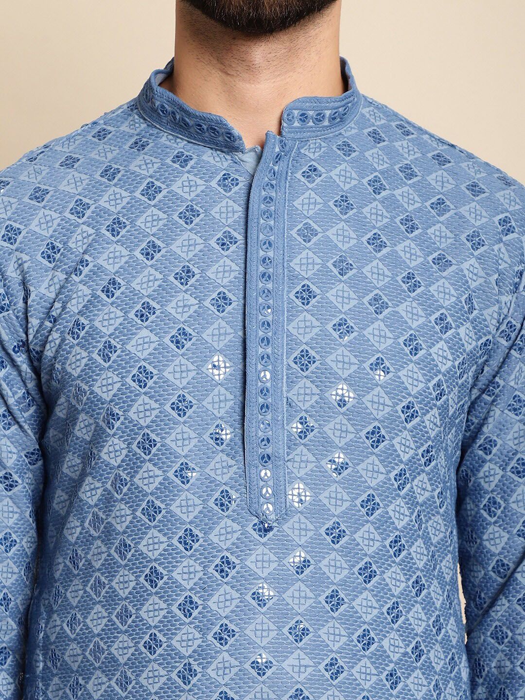 Motif Etnik Anouk Bersulam Kolar Mandarin Kurta Kapas Tulen Lurus dengan Churidar