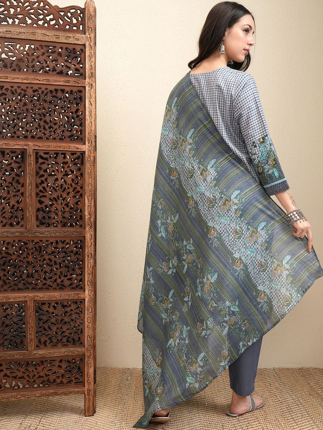 Vishudh Grey Geometric Printed Pure Cotton Straight Kurta With Trousers & Dupatta