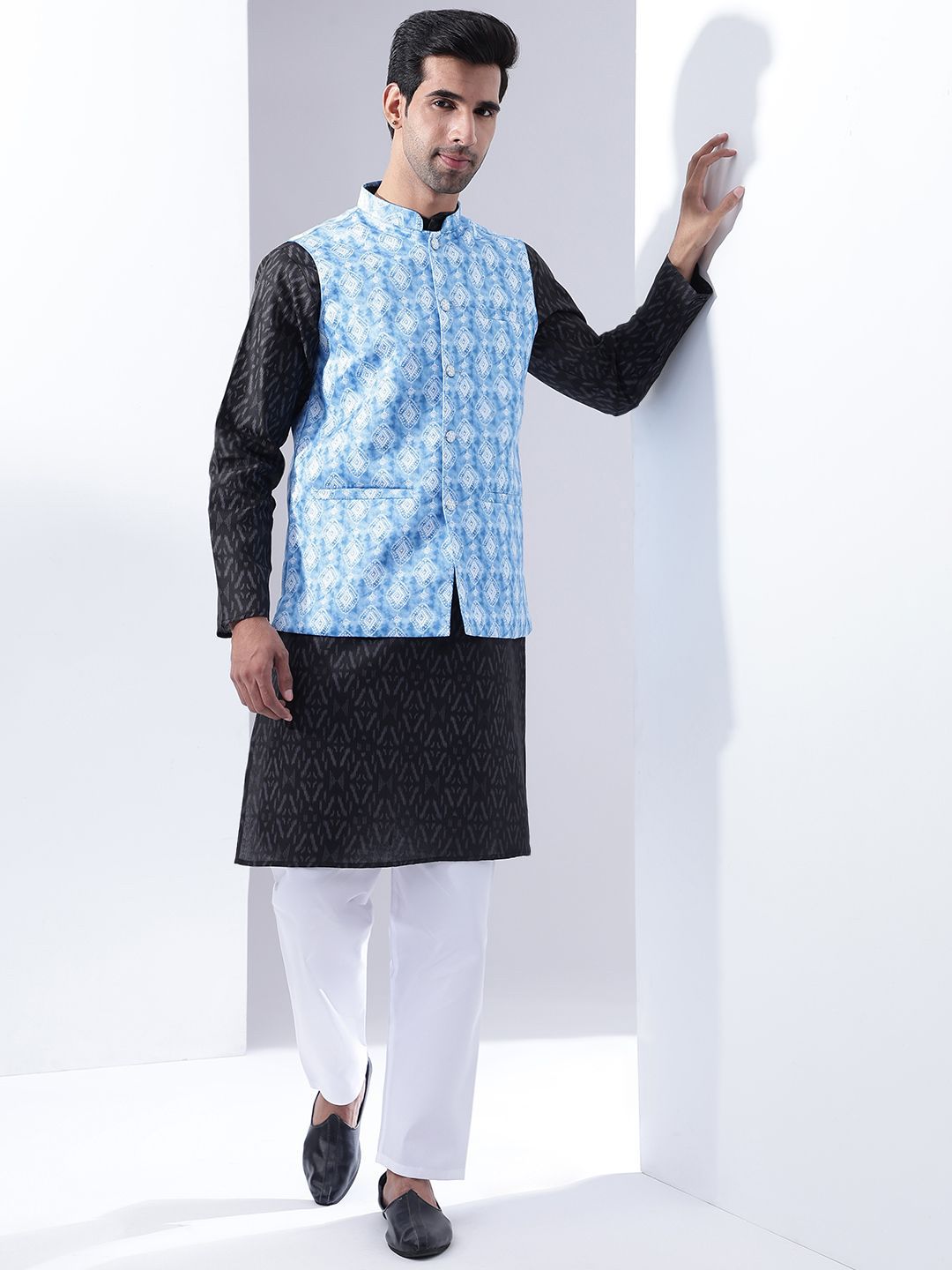 Anouk Men Ethnic Motifs Kurta with Pyjama