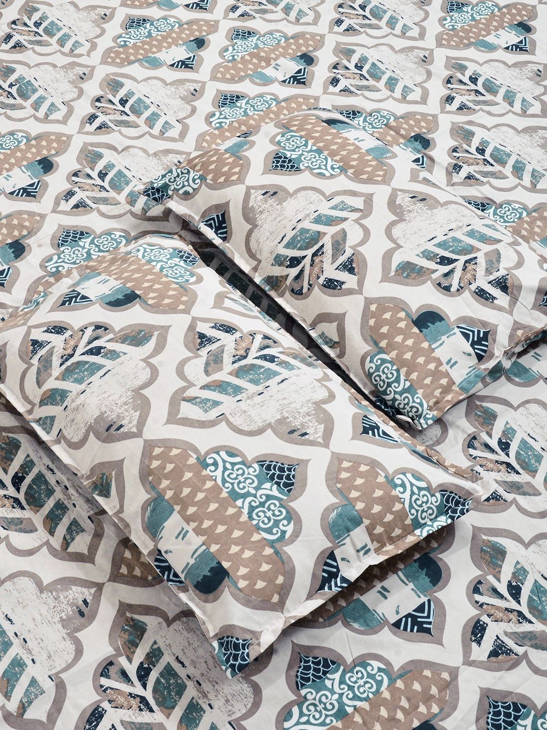 Myntra Elegant Homes Cream Geometric 300 TC King Double Bedsheet & 2 Pillow Cover