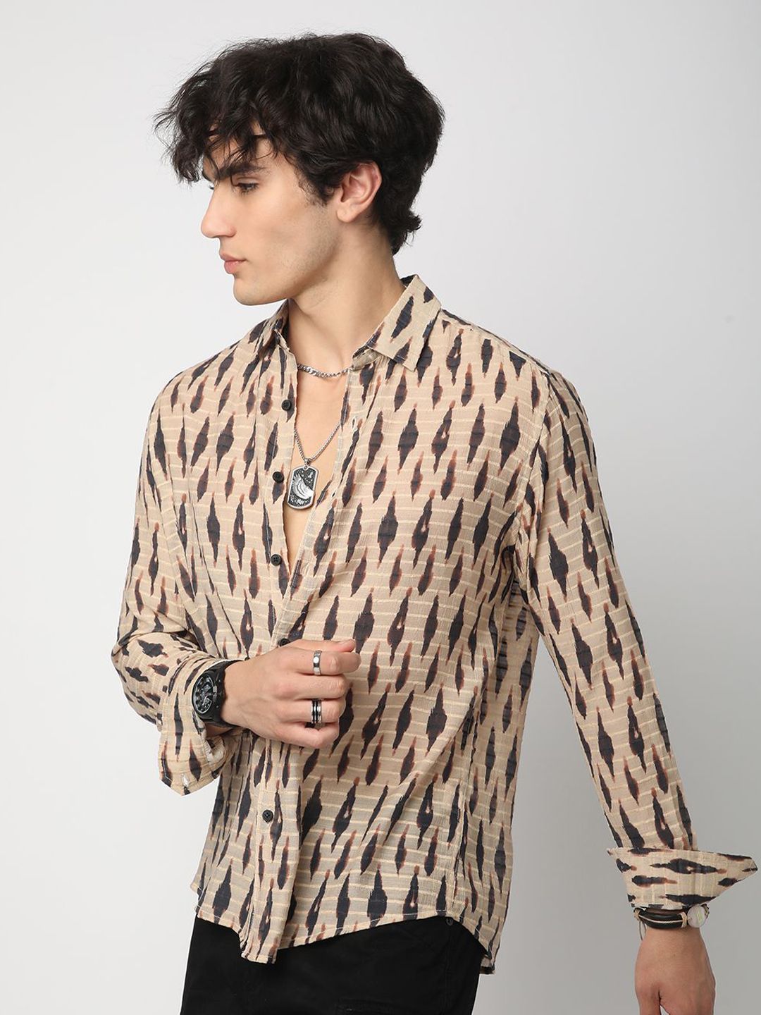 VASTRADO Men Classic Slim Fit Opaque Printed Casual Shirt