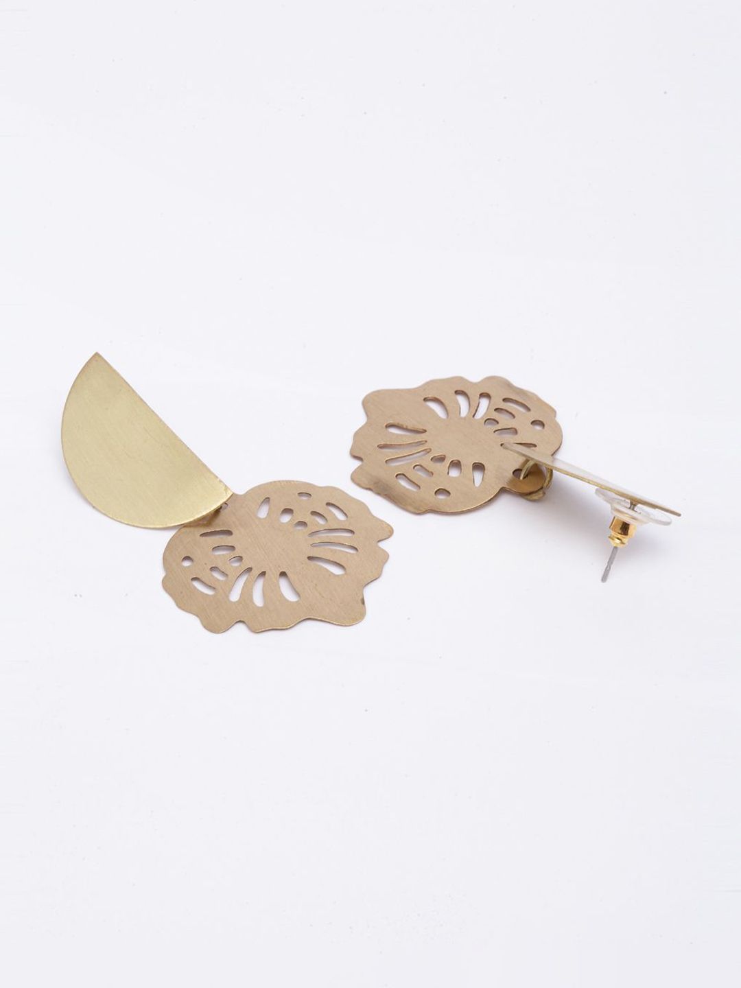 DressBerry Gold-Plated Contemporary Drop Earrings
