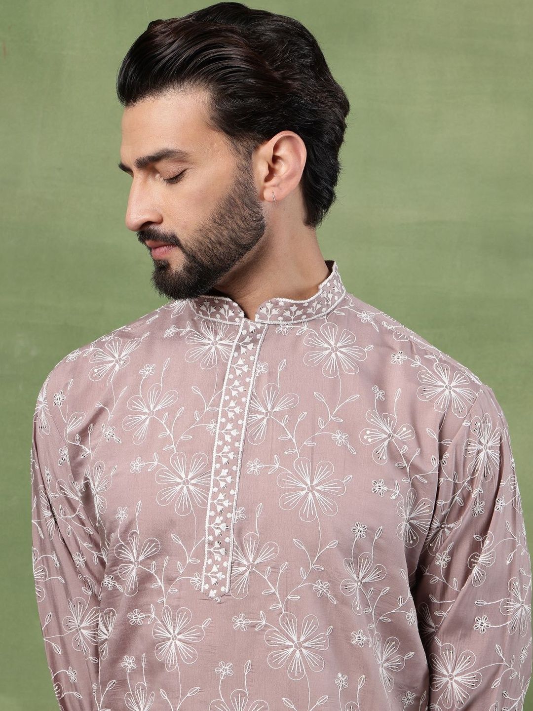 SOJANYA Men Floral Embroidered Thread Work Kurta