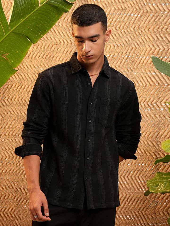 HIGHLANDER Men Spread Collar Vertical Stripes Striped Cotton Relaxed Fit Casual Shirt
